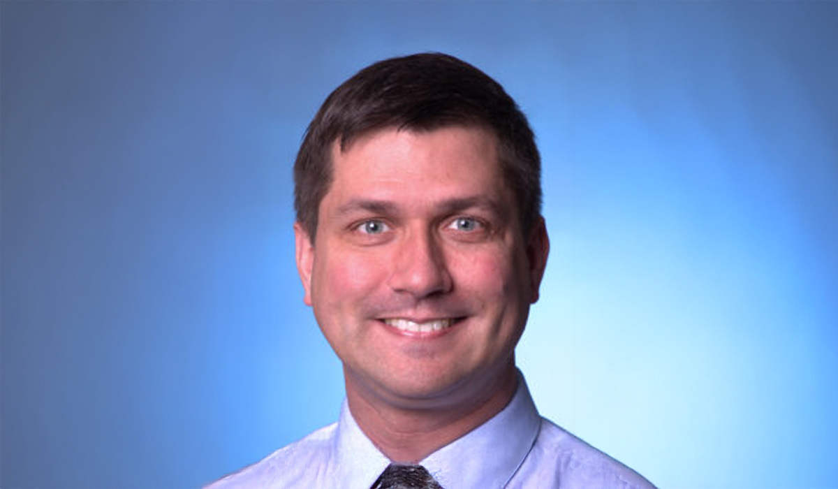 Dennis Hennen's headshot.