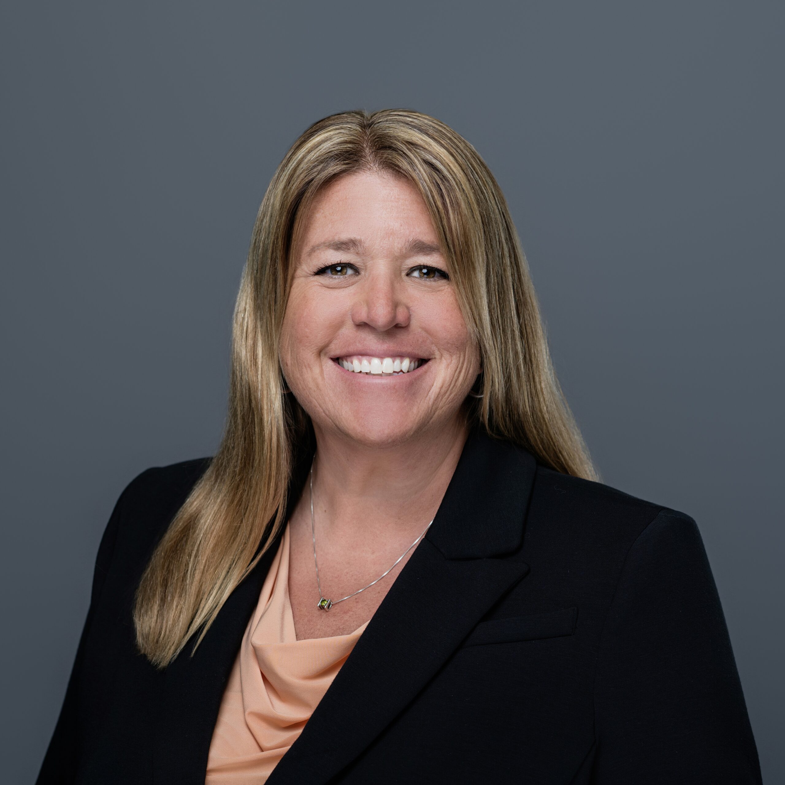 Headshot of Kelly Ewalt.