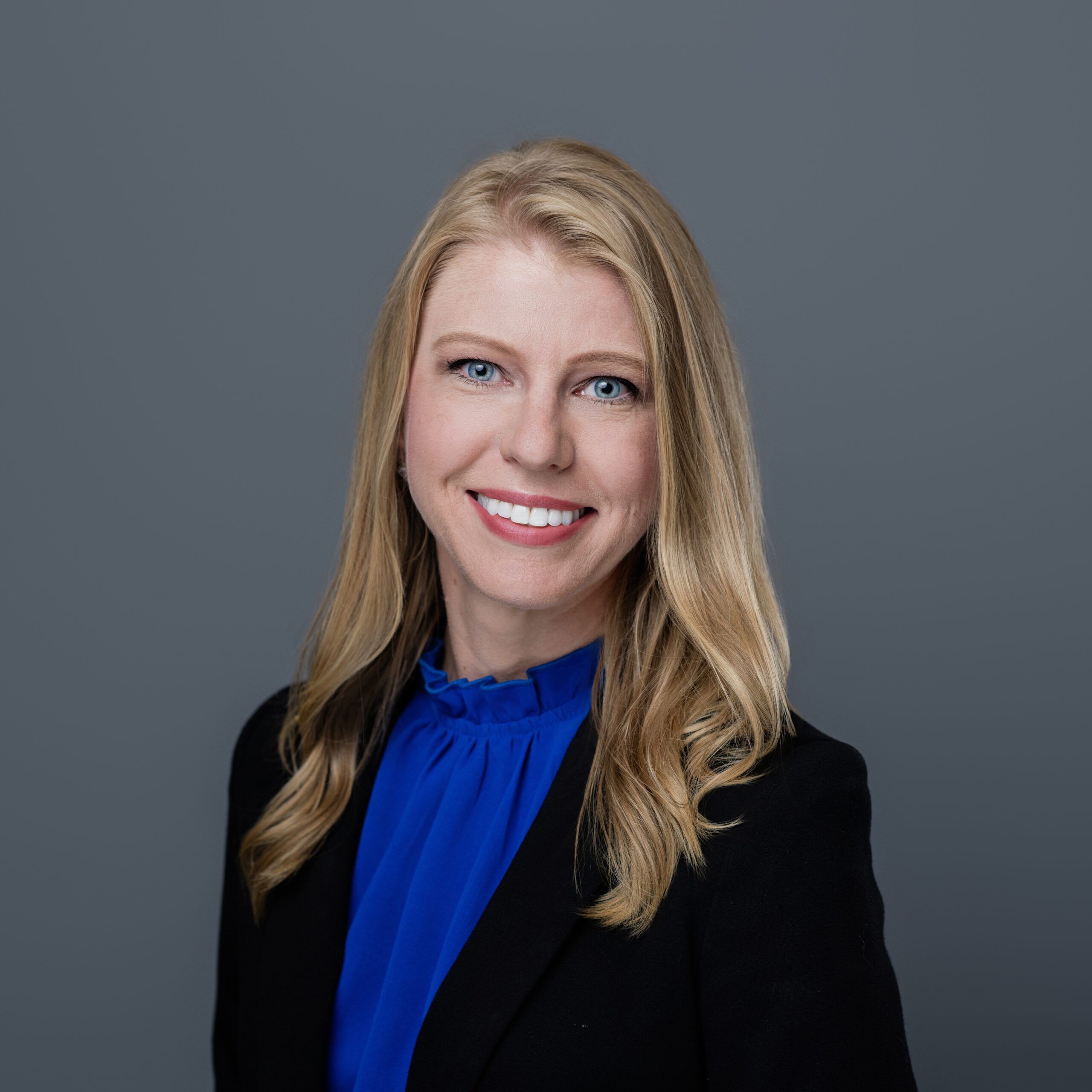 Headshot of Leslie Owens.